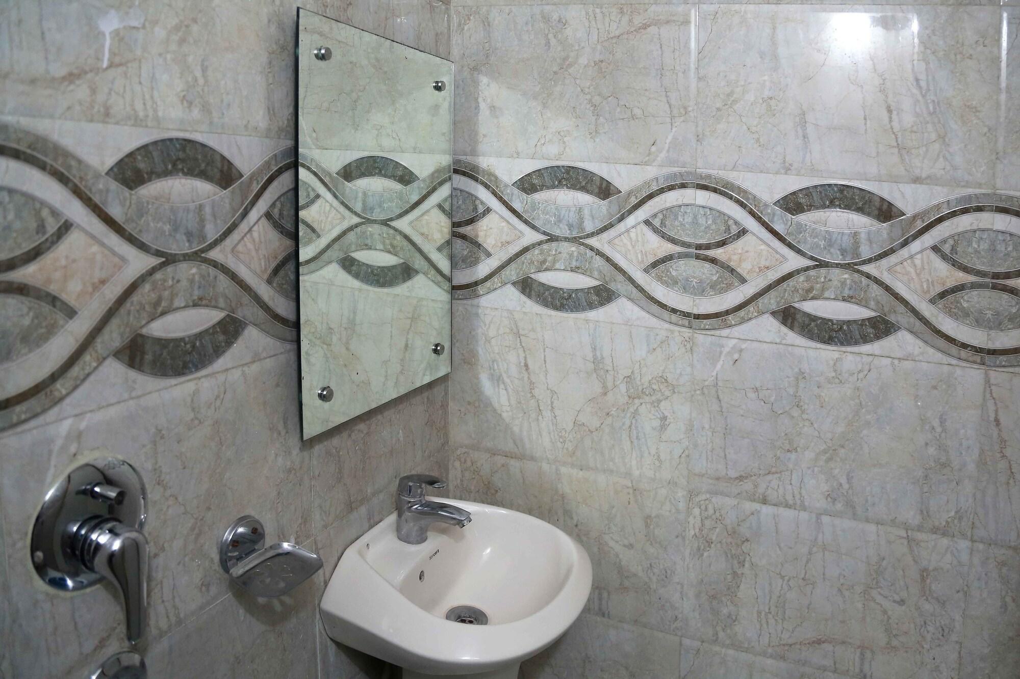 Hotel Shivam International - A Well Hygiene Property All Staff Vaccinated " New Delhi Eksteriør bilde