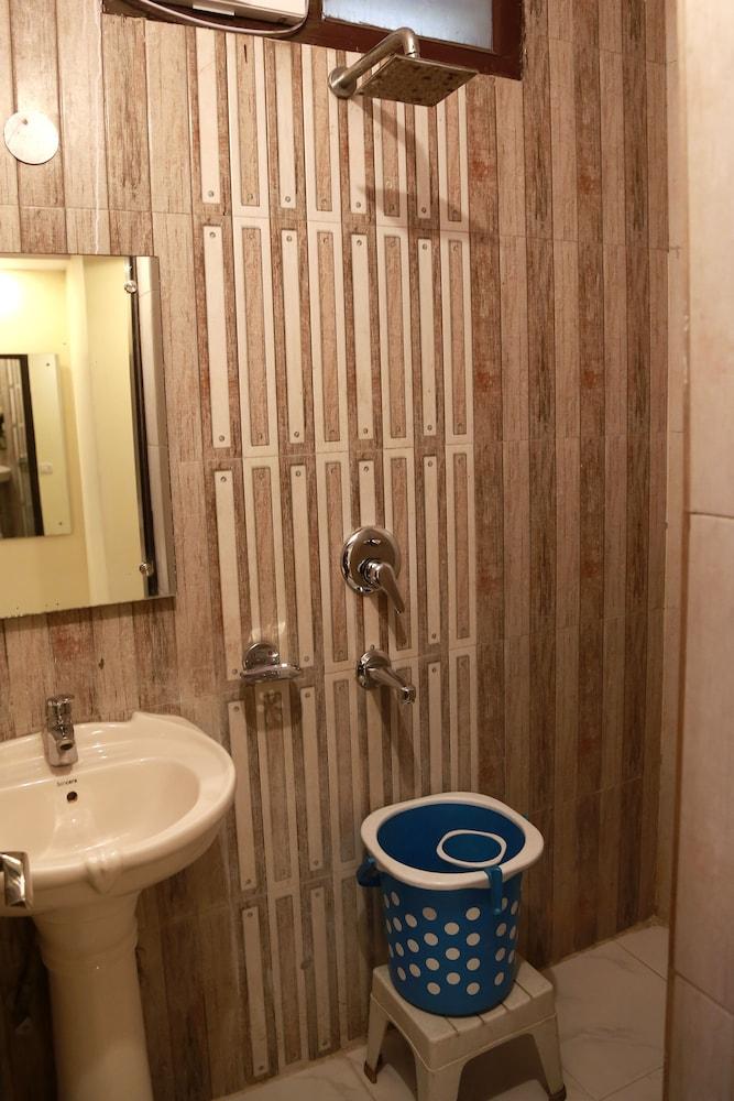 Hotel Shivam International - A Well Hygiene Property All Staff Vaccinated " New Delhi Eksteriør bilde