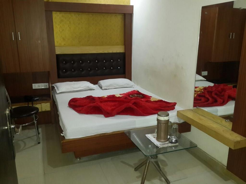 Hotel Shivam International - A Well Hygiene Property All Staff Vaccinated " New Delhi Rom bilde