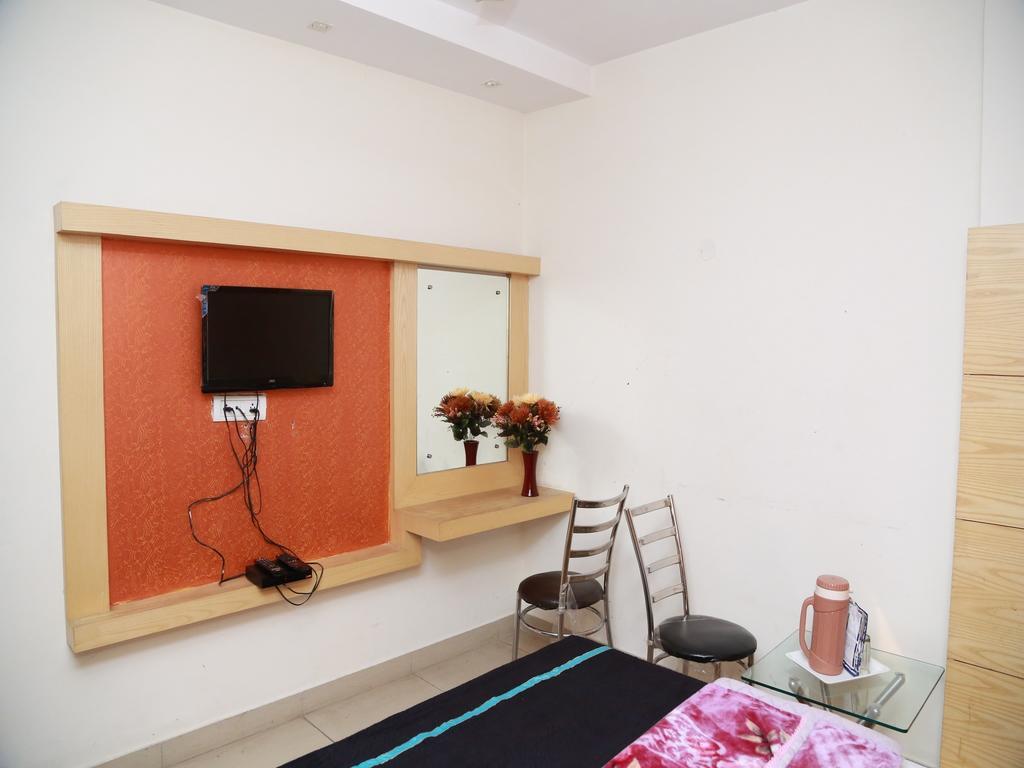 Hotel Shivam International - A Well Hygiene Property All Staff Vaccinated " New Delhi Rom bilde