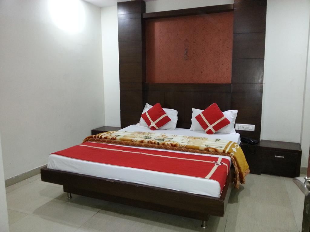 Hotel Shivam International - A Well Hygiene Property All Staff Vaccinated " New Delhi Eksteriør bilde